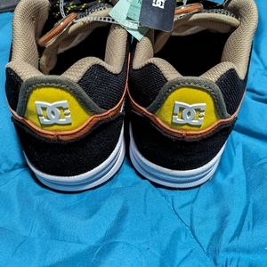 NWT DC Shoes Kalis Lite Skate Shoes - Mens Size 10